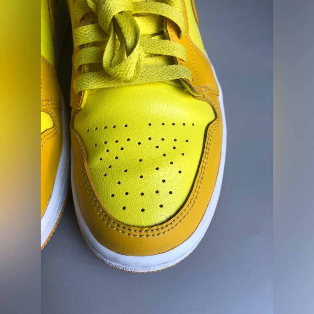Nike Air Jordan 1 Low Yellow Strike White Pollen Size: US Women's 8 - Picture 7 of 12